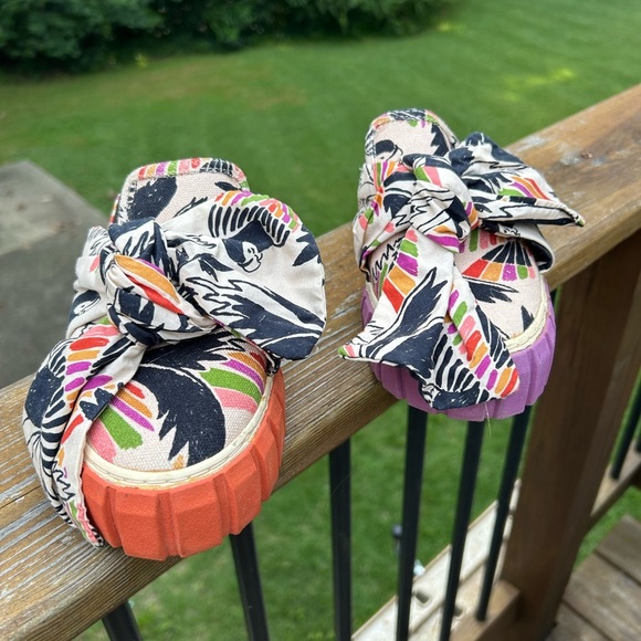 Farm Rio Mule sneakers Toucan multi color slides size 8 - Picture 2 of 8